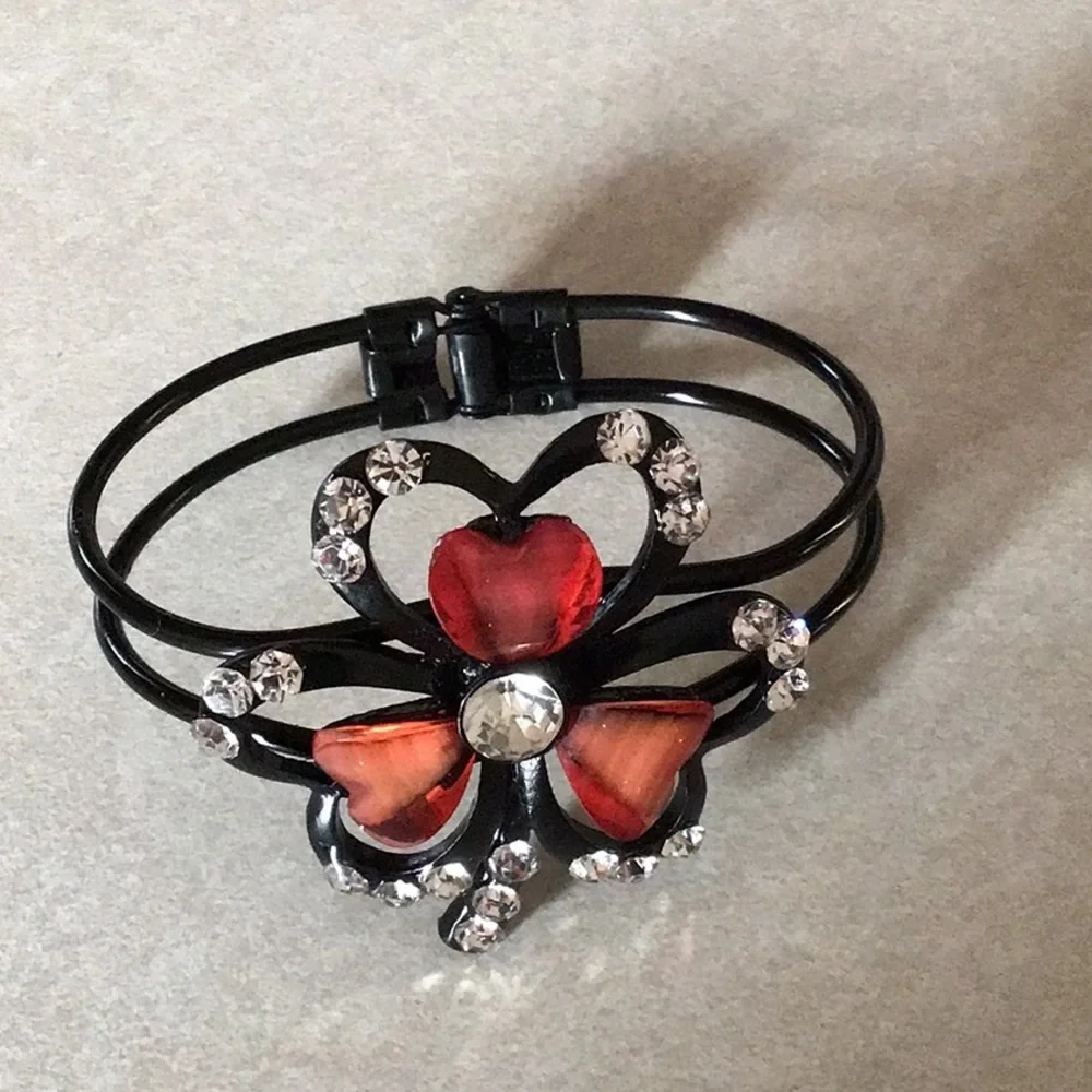 2 bracelets - Picture 2 of 3
